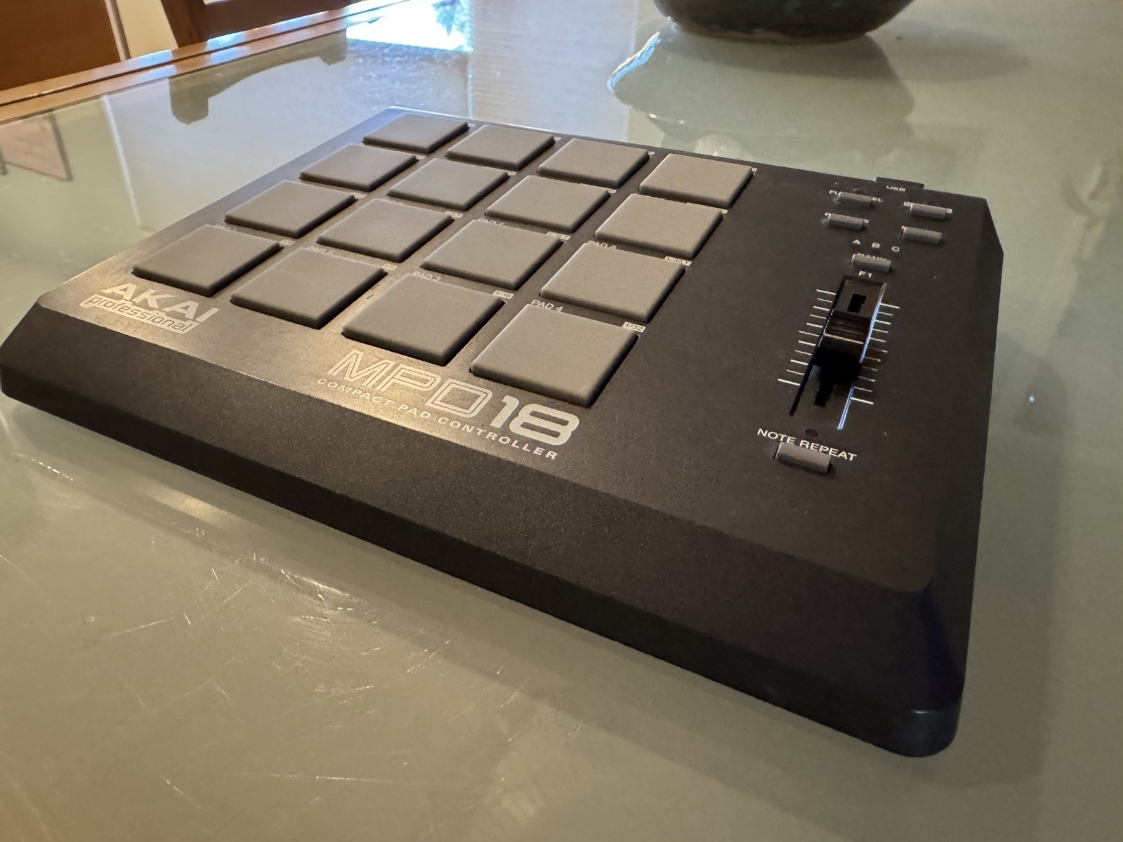 Akai MPD18 compact pad controller
