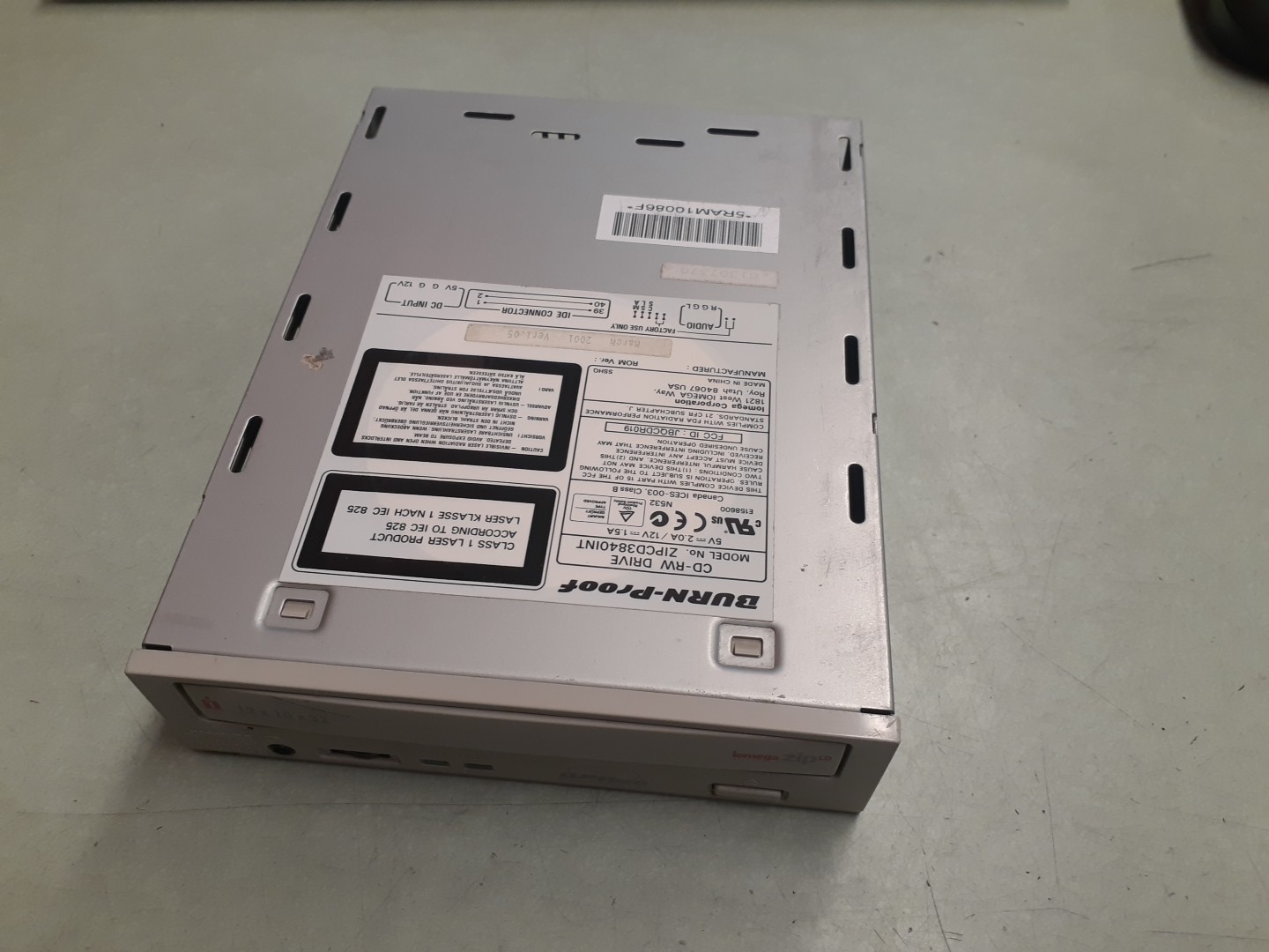 iOmega ZIPCD3840INT CD Rewritable Drive - Beige Bezel