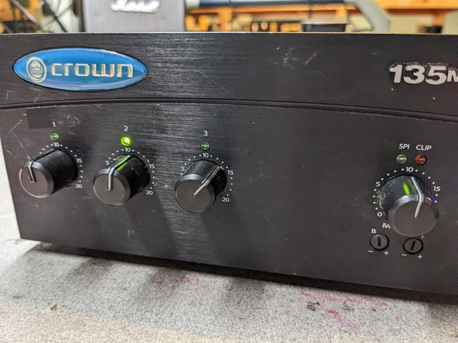 CROWN 135MA COMMERCIAL MIXER AMPLIFIER