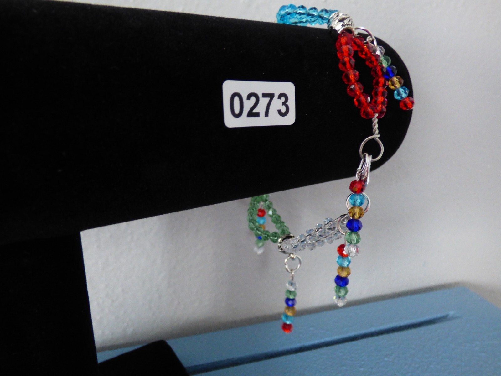 bracelet wire beads dangles rainbow lobster claw. 0273