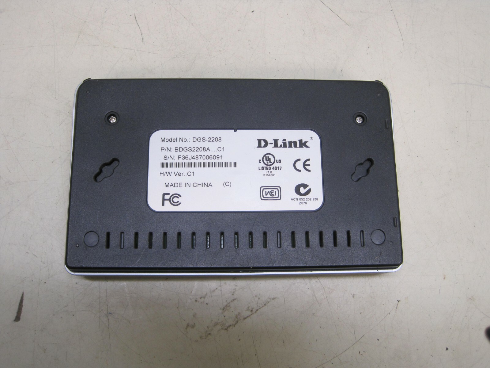 D-Link DGS-2208 Ethernet Switch 8-Port (No Power Adapter) Desktop Switch