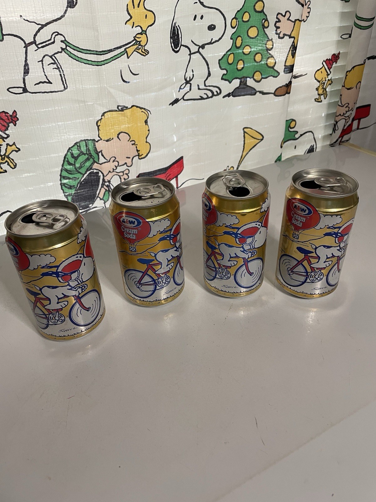4 Vintage Empty Snoopy A&W Sparkling Vanilla Cream Soda Cans PEANUTS Rare
