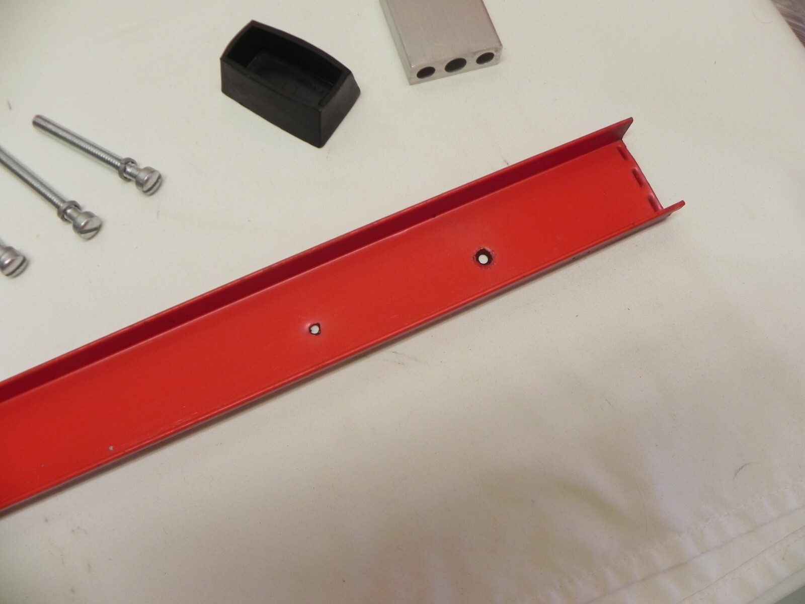 Snap-on Vintage KR-402A Tool Box Handle Roll Cab Handle Red Original End Caps