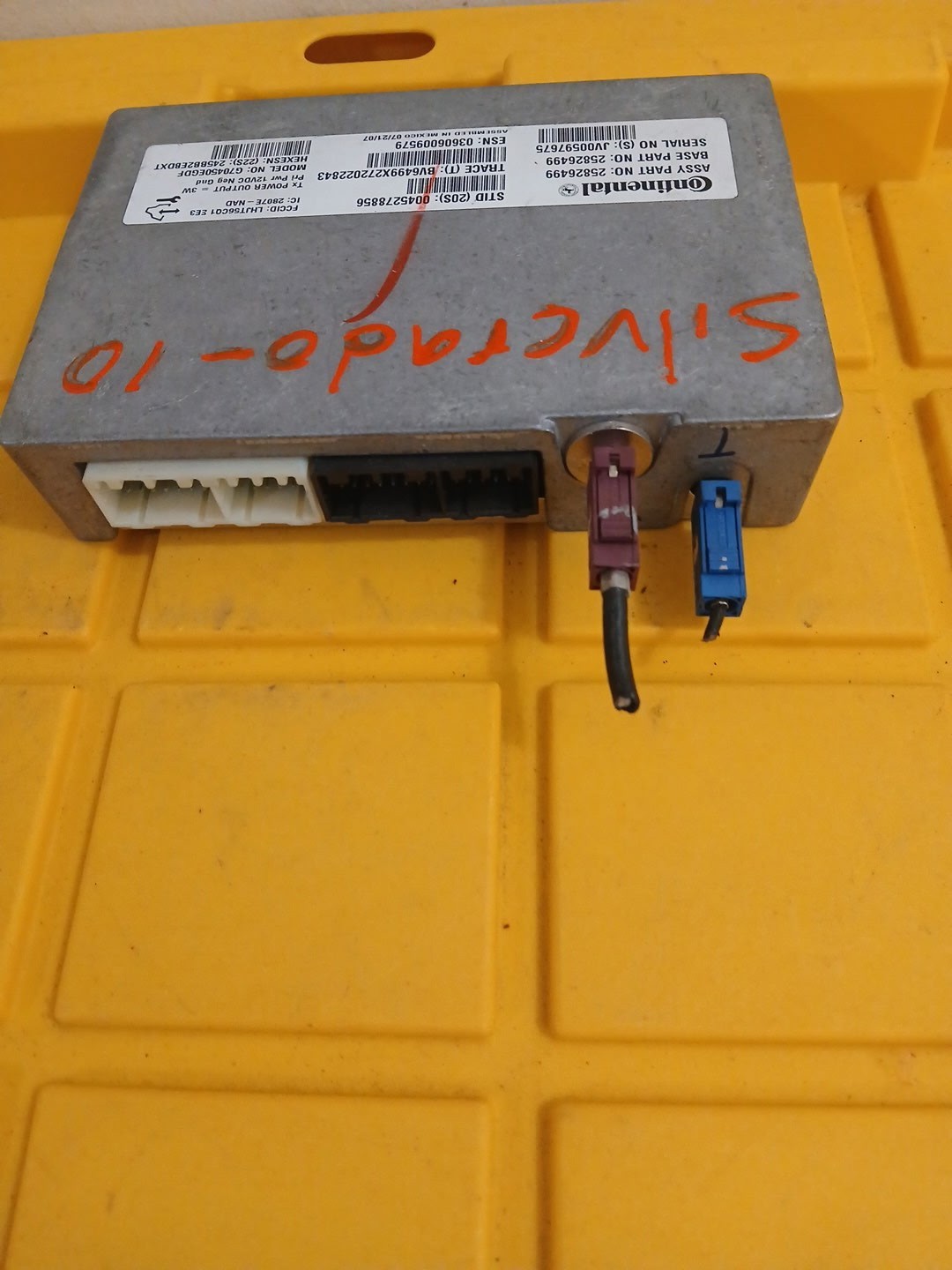 2010 Chevrolet Silverado Communication Control Module #25826499
