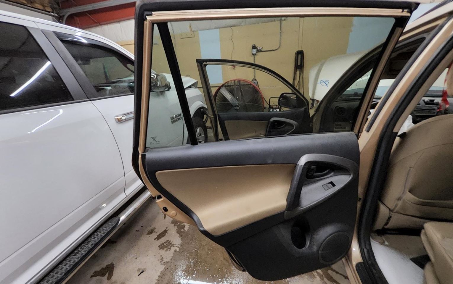 Toyota RAV4 2006-2014 Left Quarter Panel Used 1215
