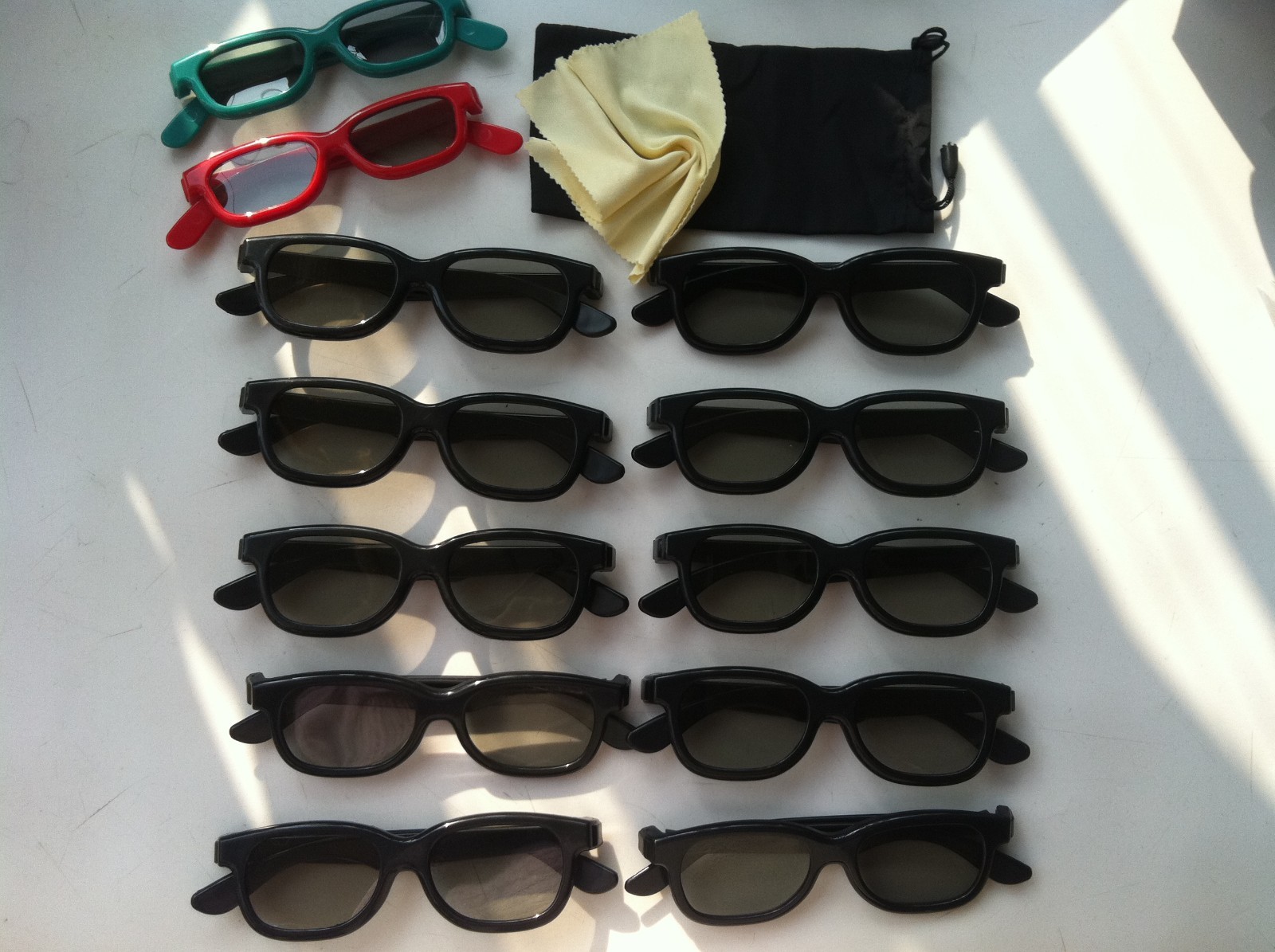 10 Pairs Adult + 2 Pair Kids Passive 3D glass Glasses for Vizio LG Hisense Haier
