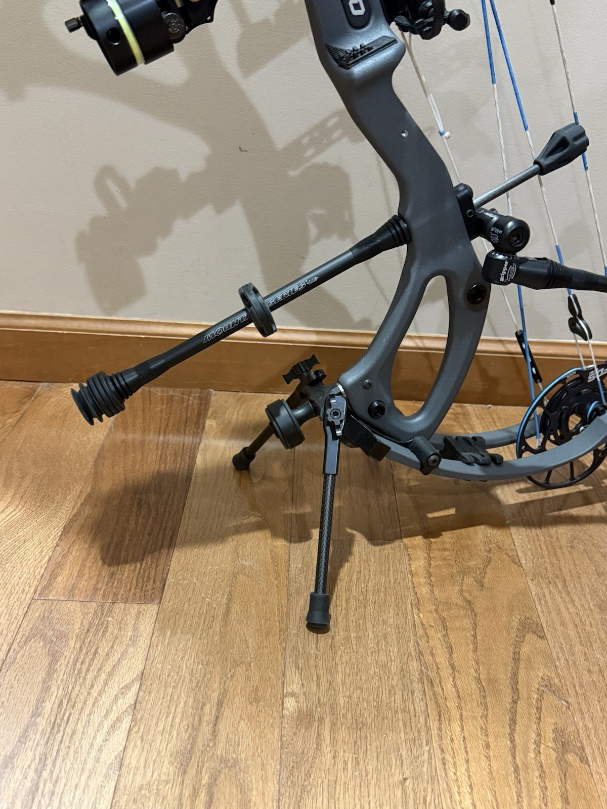 PSE Sicario Compound Bow Package Right Handed 70