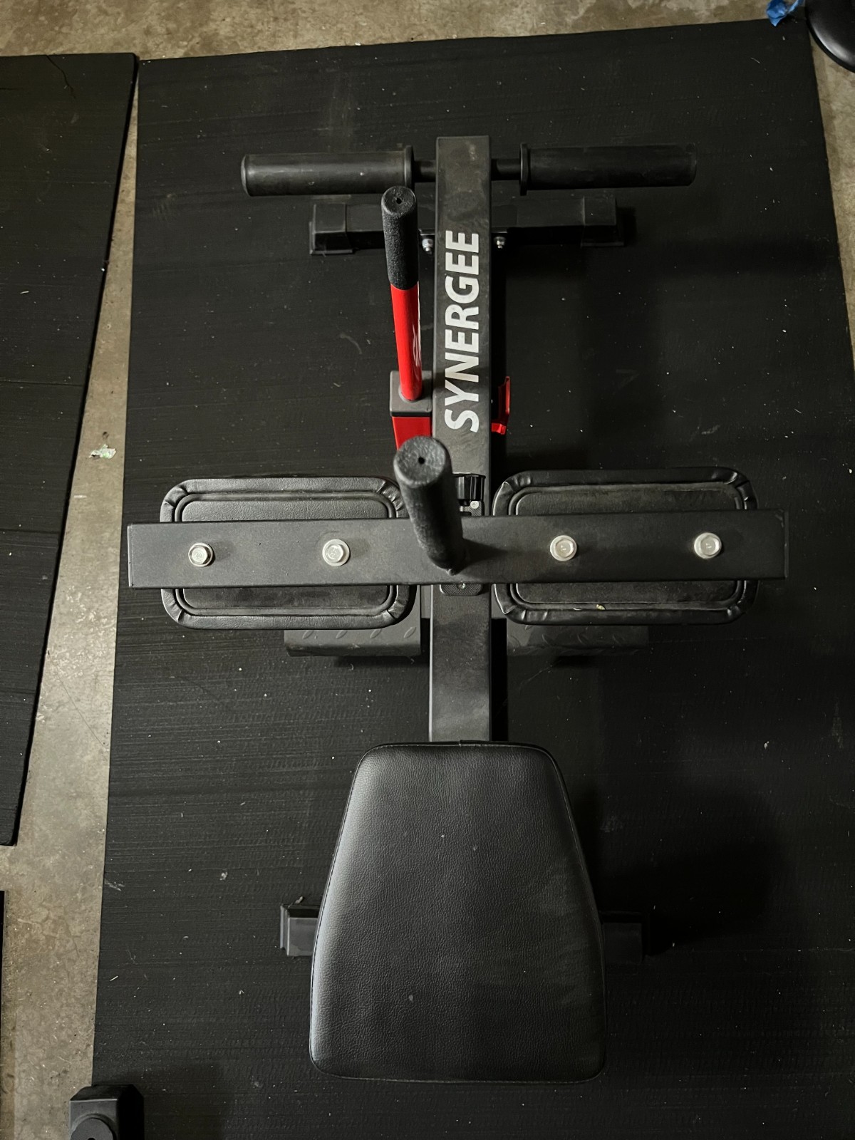 Synergee Seated Calf Raise Machine – Used