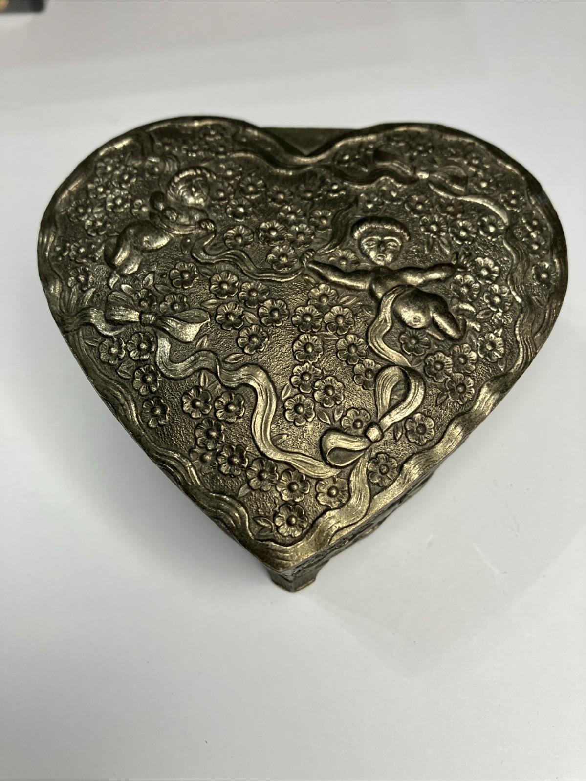 Vtg Heart-shaped metal trinket or jewelry box embossed details - Made In Japan