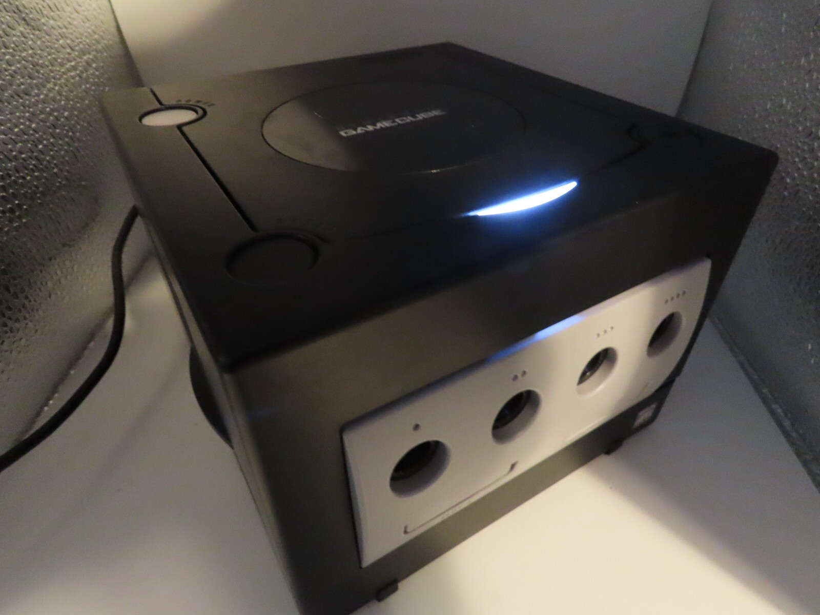 Nintendo Gamecube LED Controller Port Mod - Battery modification and LED MOD