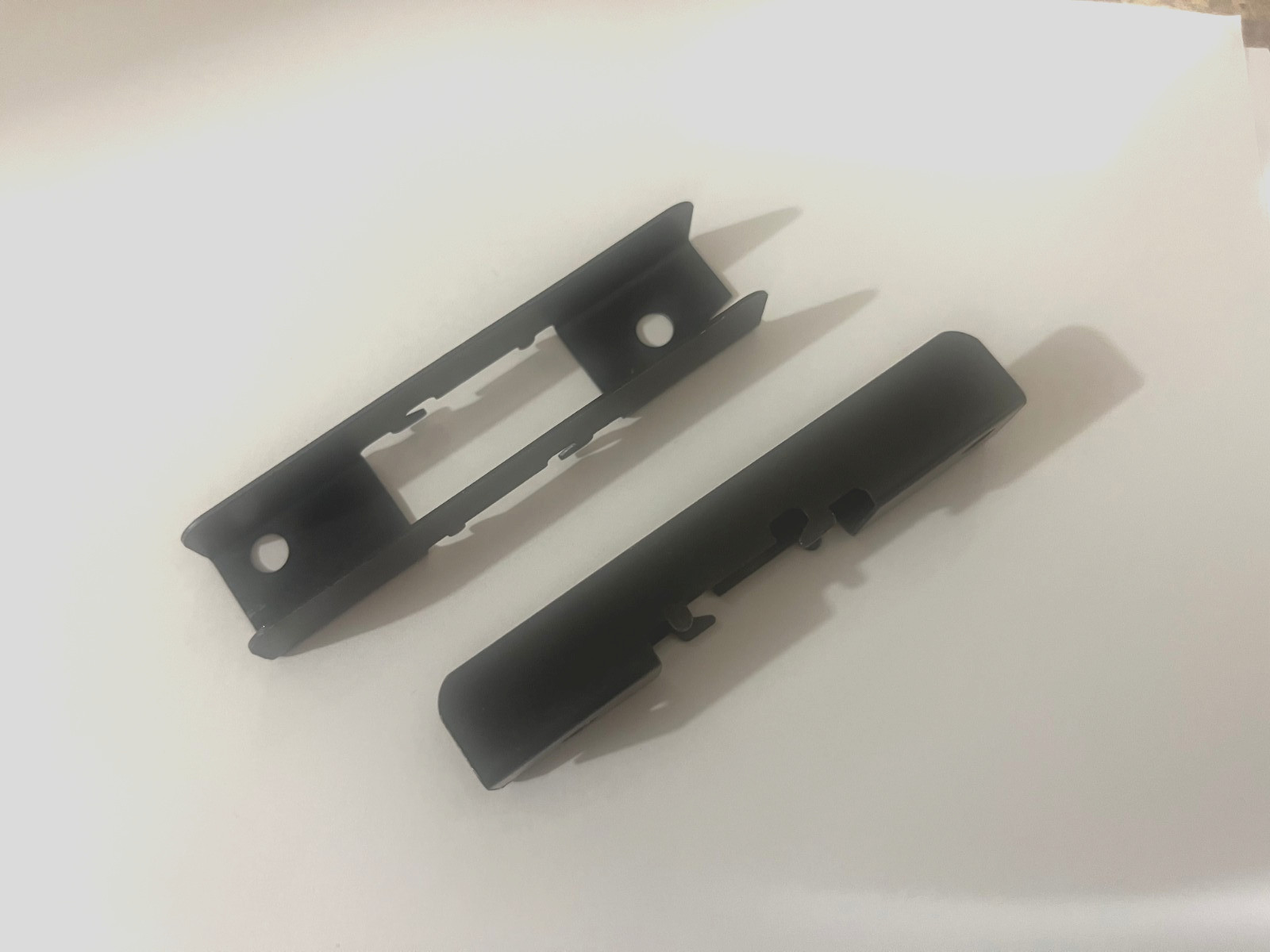 LIONEL PARTS, 3424-86 , PAIR OF O TRACK TRIPS , BRAKEMAN CAR