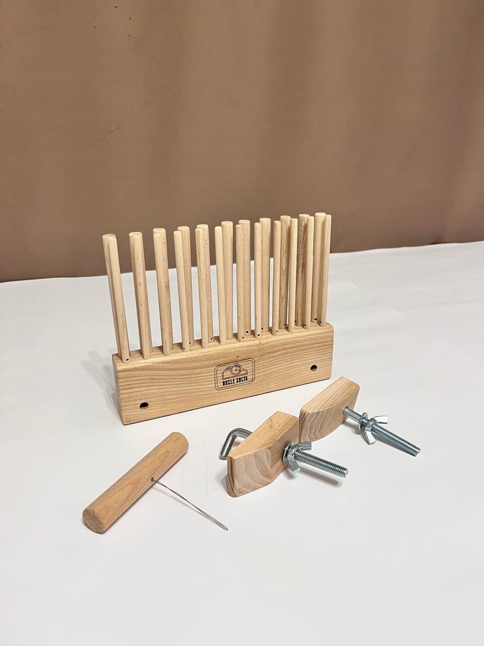 Mini peg loom for easy weaving
