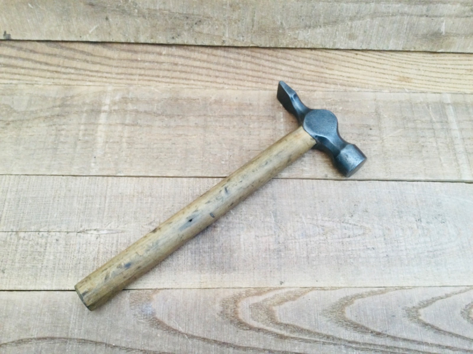 Vintage 8oz Carpentry Cross Pein Hammer