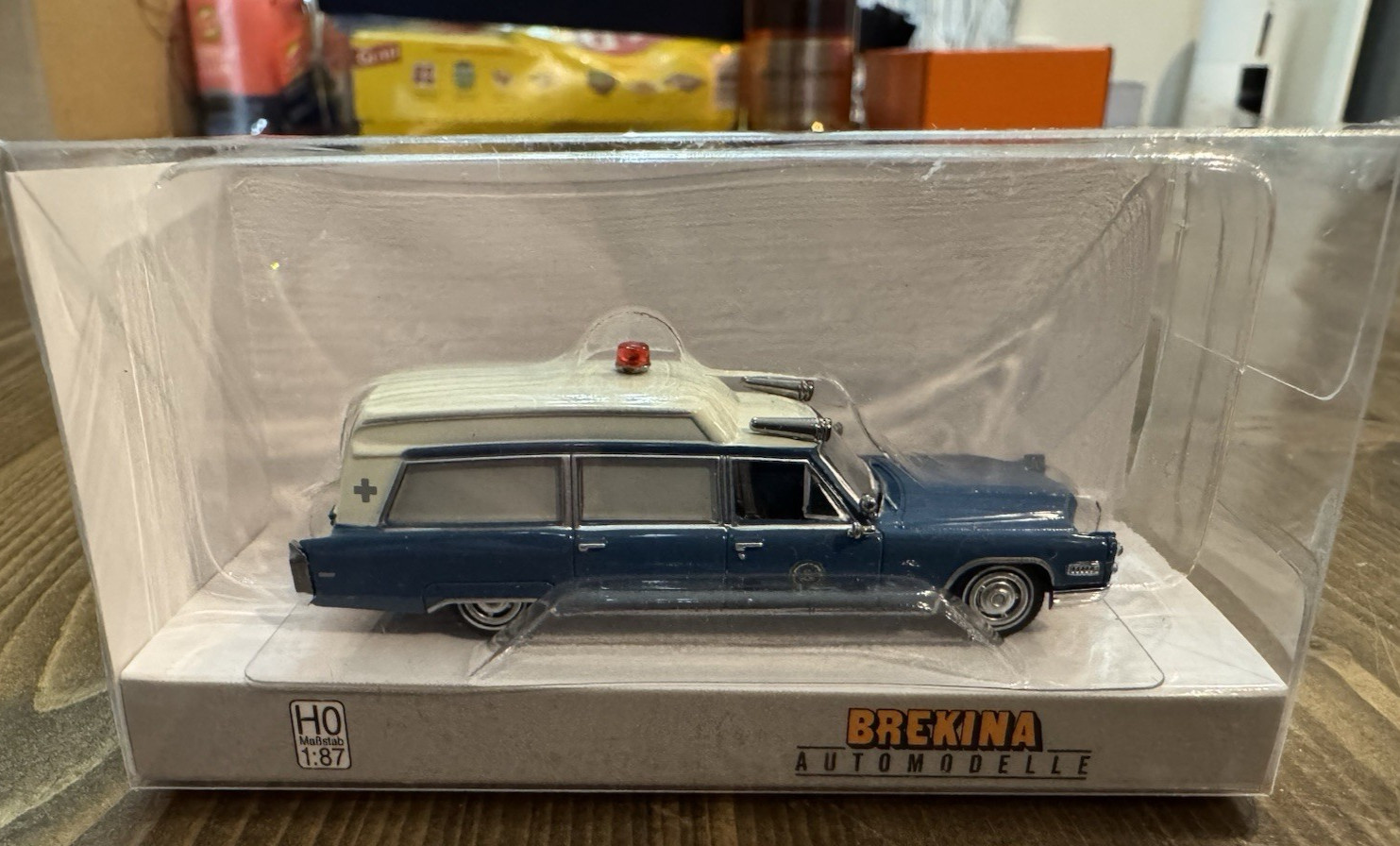 BREKINA  1966  CADILLAC MILLER METEOR  AMBULANCE  FBI  HO 1/87  PLASTIC