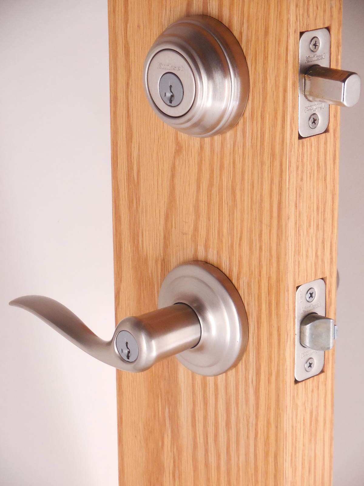 Kwikset Signature Tustin Keyed Entry Lever Deadbolt Satin Nickel 991TNL15 #8ls
