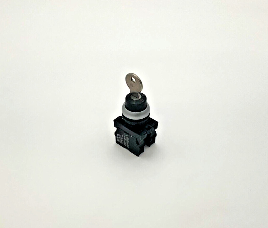 Cutler Hammer Eaton M22-K10 3-Postion Maintained Key Switch M22K10 (VT)