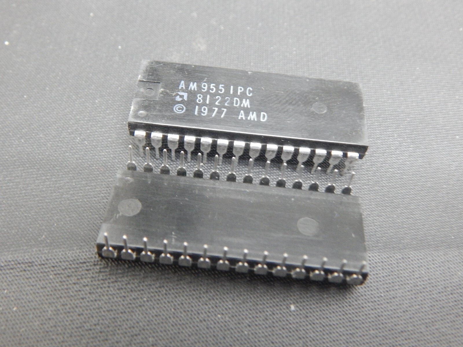 AMD AM9551PC COMMUNICATIONS INTERFACE, 28 Pin, Plastic, DIP - LOT OF 2 IC'S