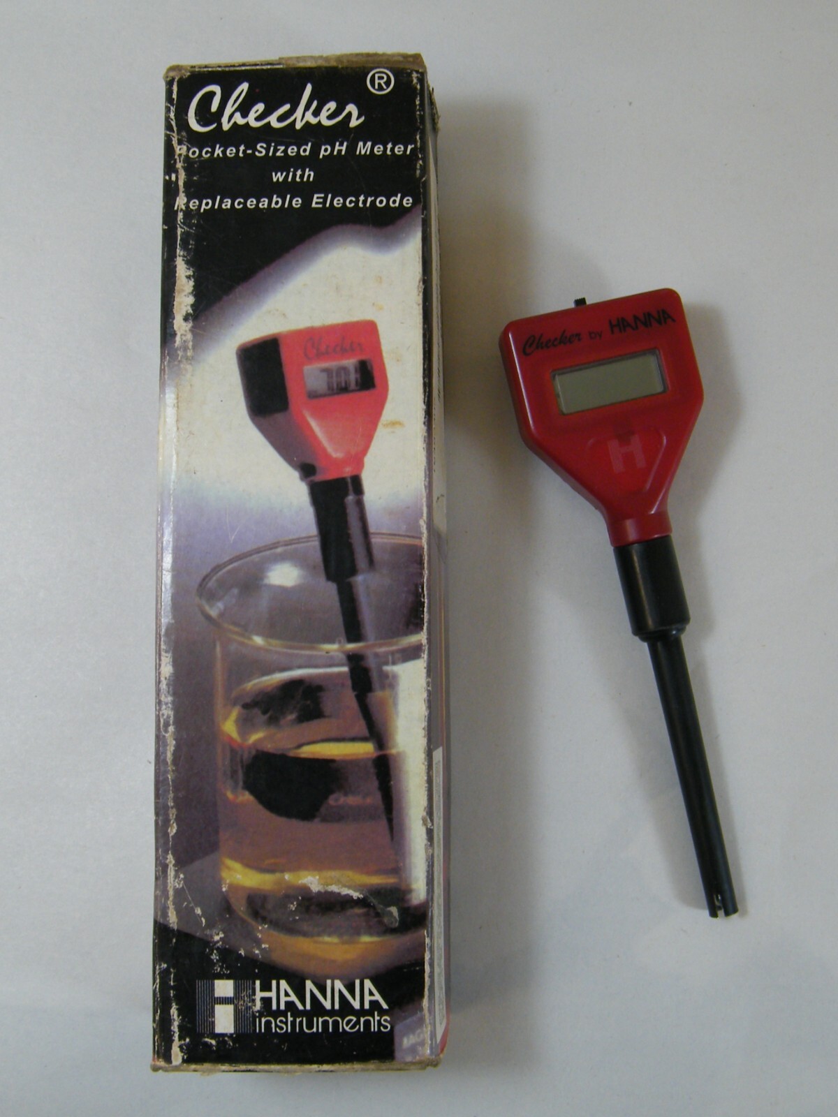 HANNA INSTRUMENT CHECKER PH TESTER WITH ORIGINAL BOX
