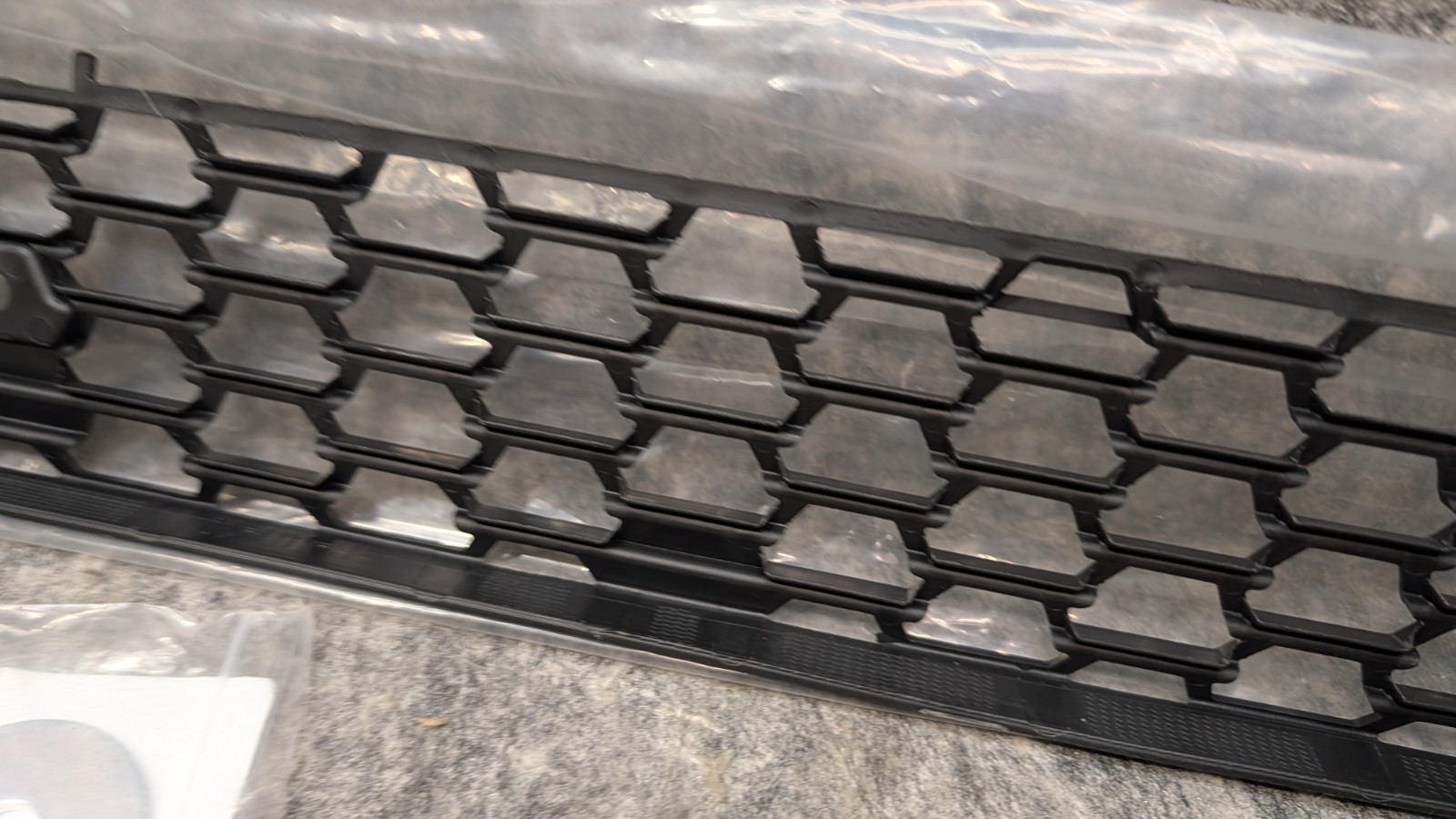 Lower Mesh Grille Insert for 2018-2021 Freightliner Cascadia - Black 🔥New🔥