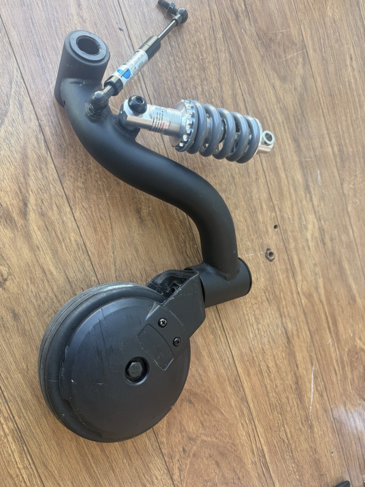 2013 PRIDE QUANTUM Q6 ,J4 ,EDGE LEFT FRONT WHEEL ASSEMBLY