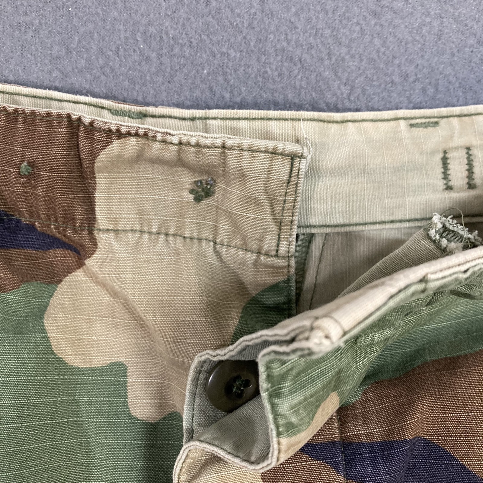 Combat Mens Size Small Brown Camoflouge Pattern Long Pants