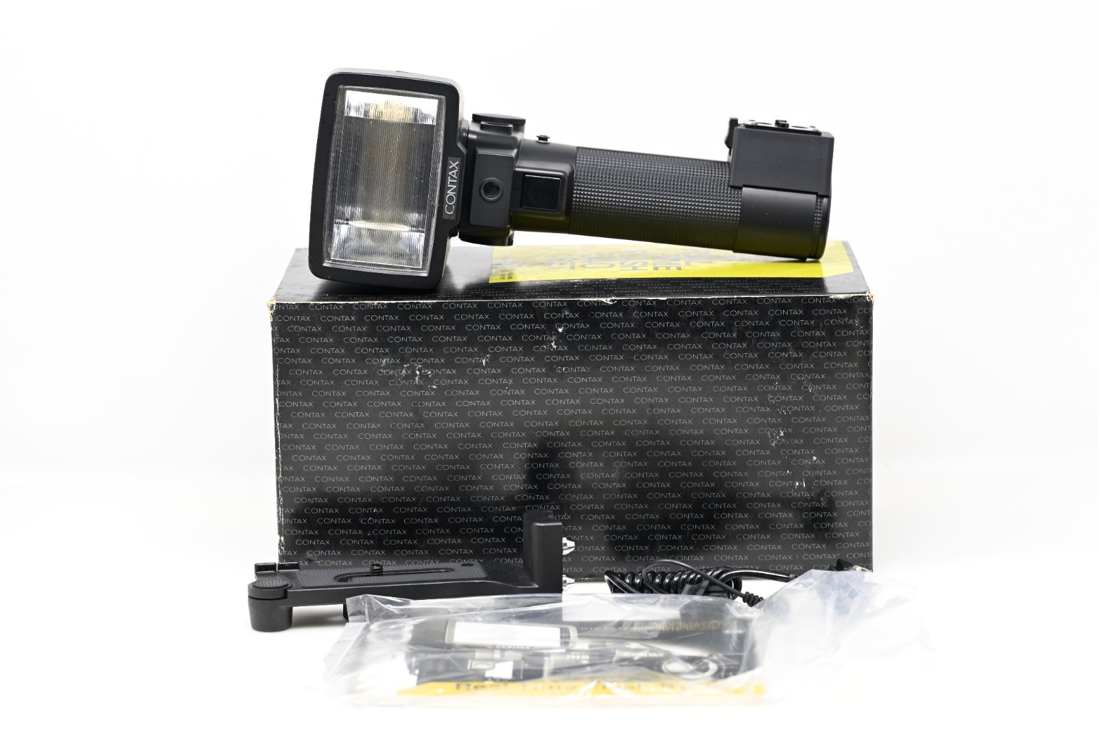 Contax Real Time Flash 540 w/ RTF Synchro Release Cord + RTF Bracket #1336