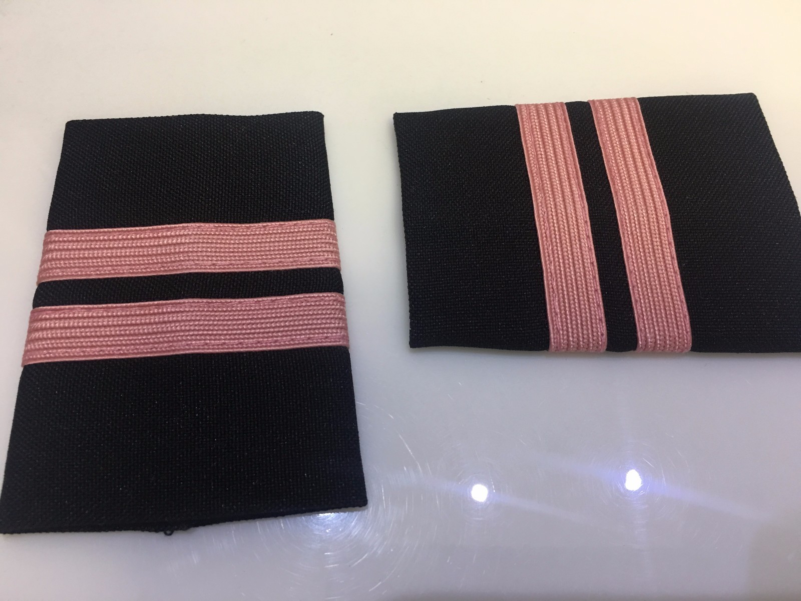 FLIGHT CREW AIRLINE EPAULETS SLIDERS 2 PINK BARS BLACK by WORLD PILOT SUPPLIES