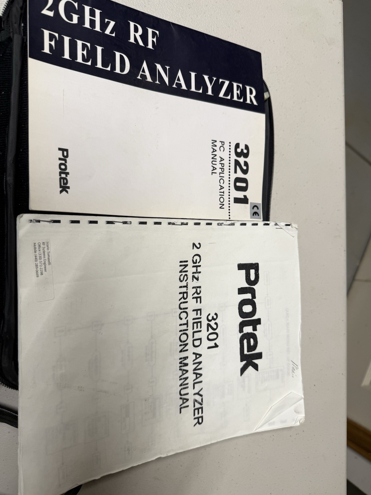 Protek 3201 2GHz Hand-Held RF Field Strength Analyzer - FOR PARTS / NOT WORKING