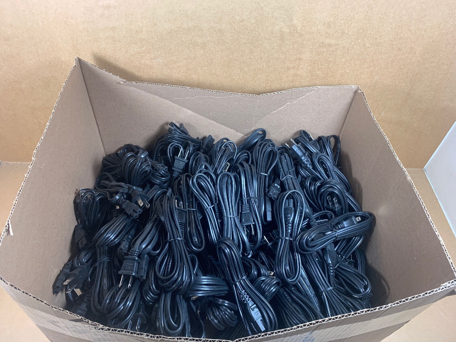 Lot of 128 - Unirise Power Cable E206144 UE-223 - 7A 125V - NEW - Free Shipping