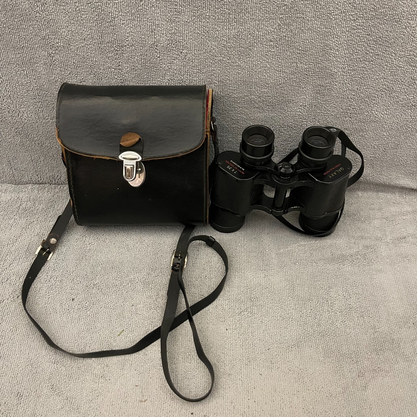Galaxy Binoculars 7 x 35 367 ft AT 1000 YDS no. M-05100456 Leather Strap w/ Bag