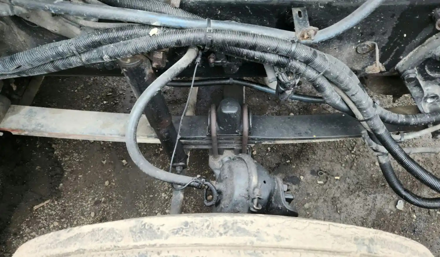 (Used) 2006 Kenworth T800, FRONT LEAF SPRINGS Front Leaf & Springs  P-68734