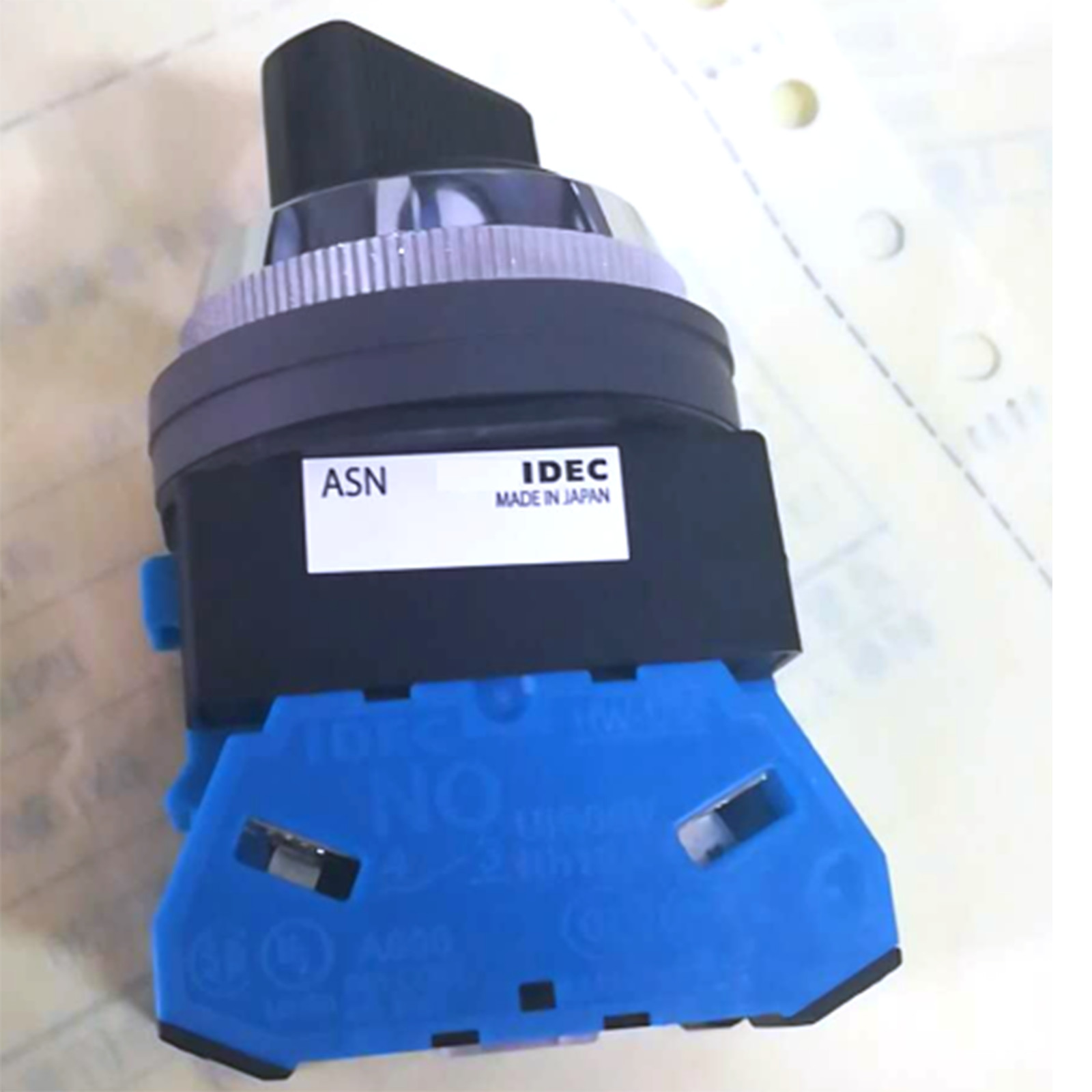 IDEC ASN320 Selector switch New 1PCS✦Kd