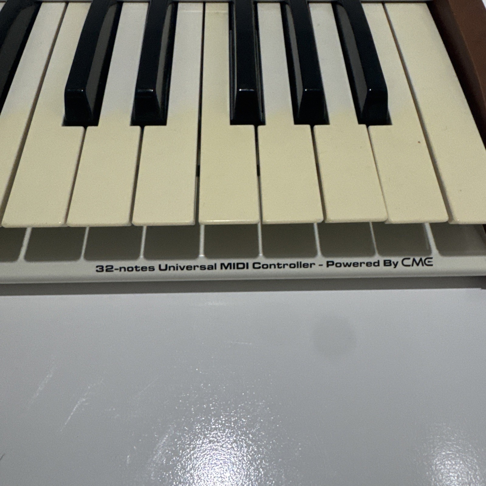 Arturia Analog Experience The Factory 32 Universal MIDI Controller Keyboard