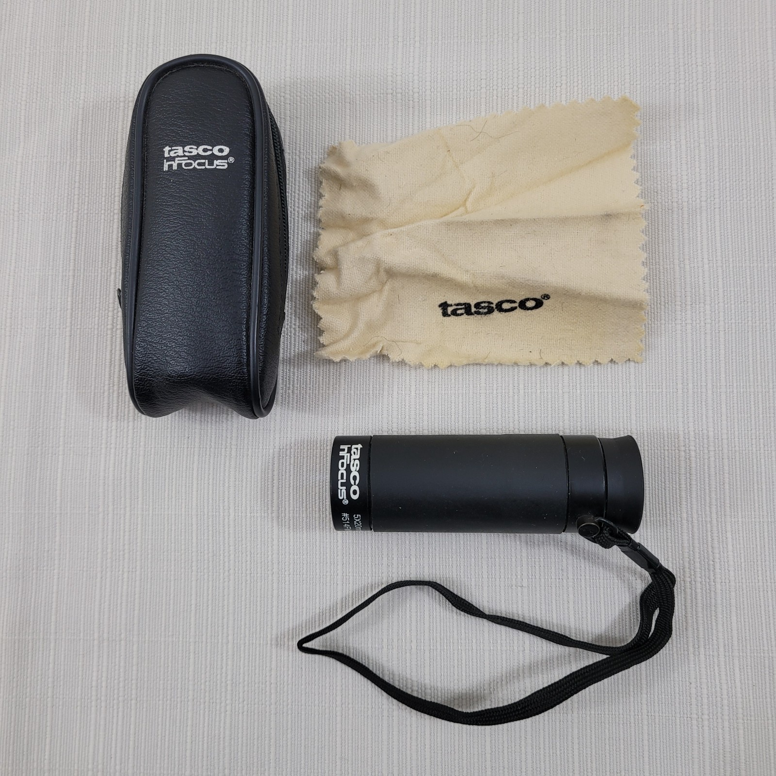 Tasco In Focus Golf Range Finder 514FMY Scope 5 x 20mm Monocular Analog Zip Case