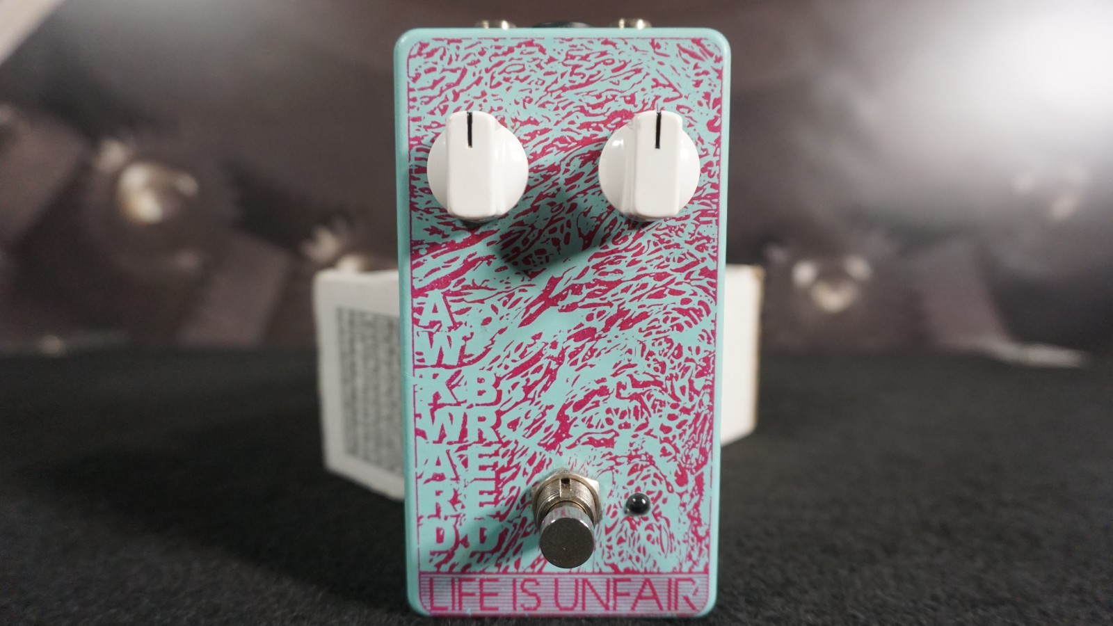Life Is Unfair Awkward Breed Fuzz Pedal – Boutique Handwired – Cyan/Pink Finish