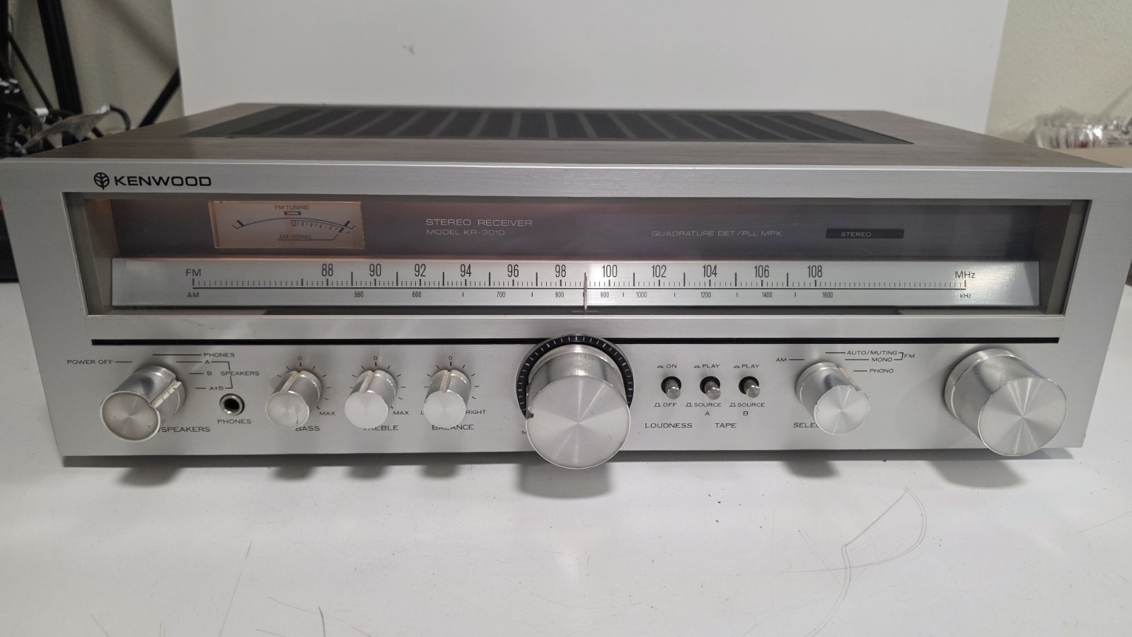 Kenwood KR-3010 AM-FM Stereo Tuner Amplifier