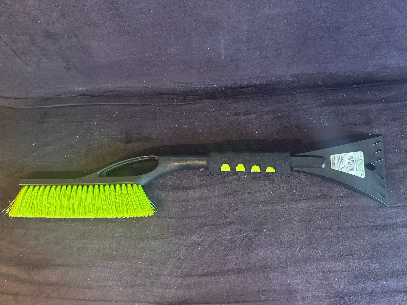 BigFoot, Bigfoot 23in. Snowbrush with Scraper - Foam Grip, Width 9 in