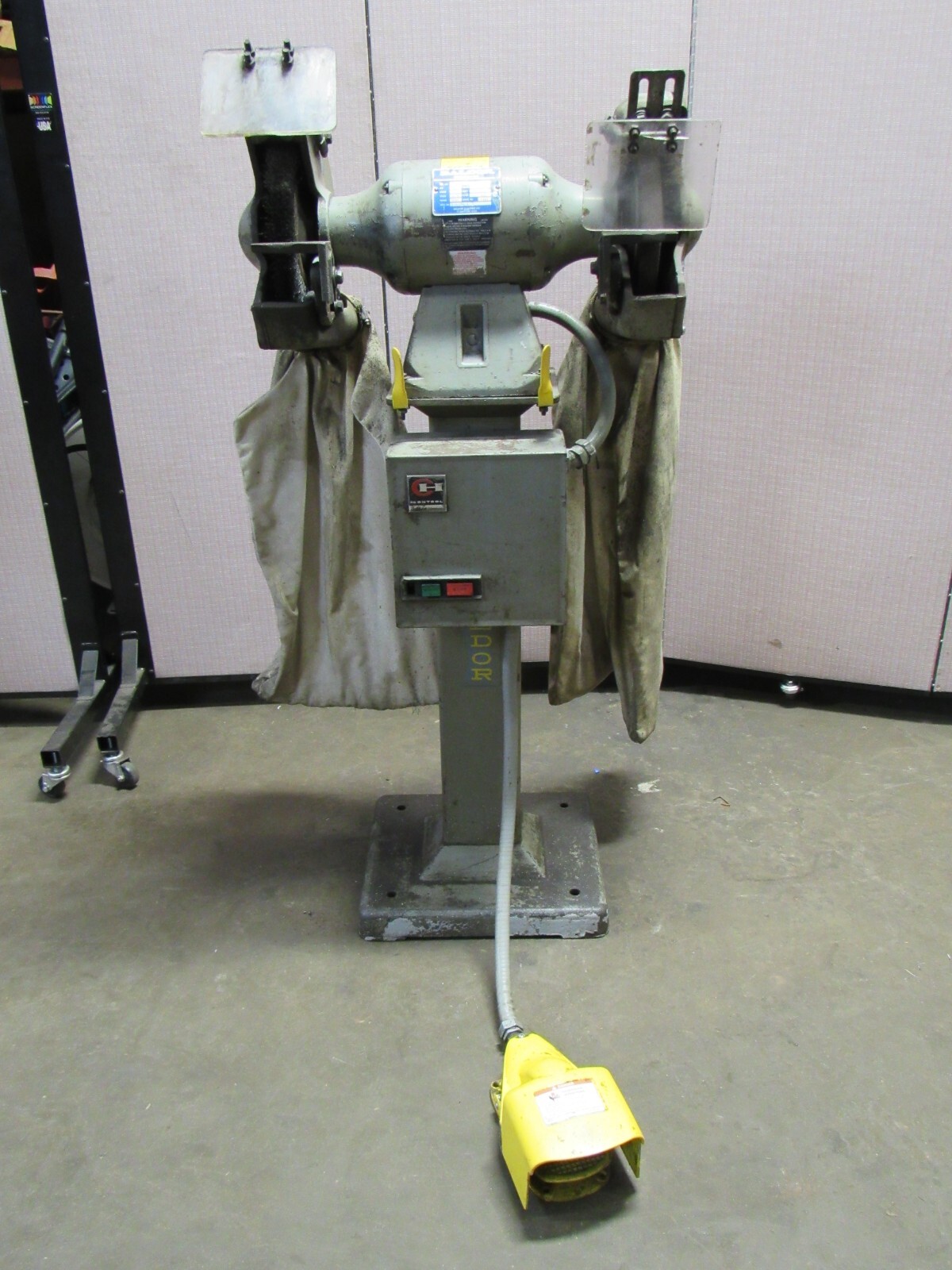 BALDOR PEDESTAL BENCH GRINDER BUFFER 1021W 1.5 HP 3PH 208-230/460V 10"WHEEL