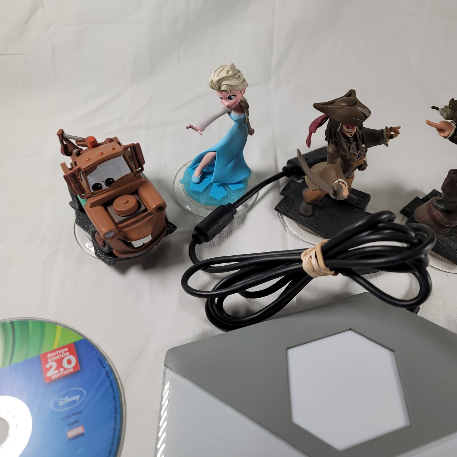Disney Infinity Pad Xbox 360 INF-8032385 -W/ Game Disc & 5 Figures Assorted