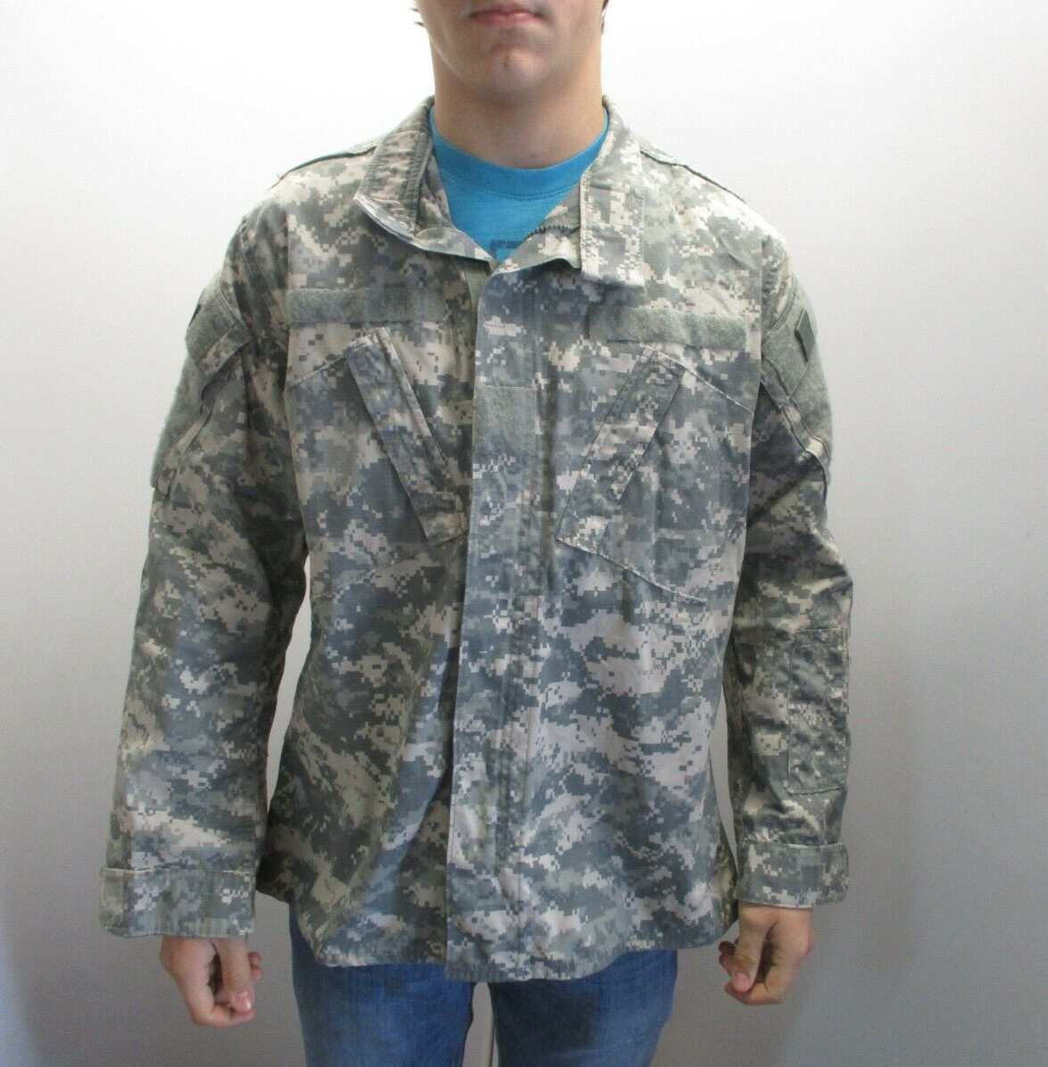 US Army Coat Army Combat Uniform Size Medium Regular Style SPM100-05-D-0419