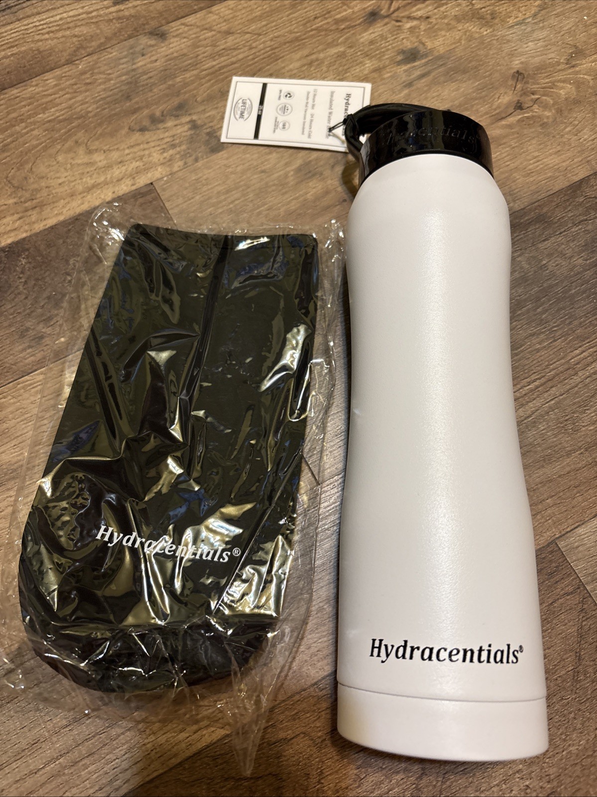 Hydracentials 25oz Bottle With Bottle Sleeve Set