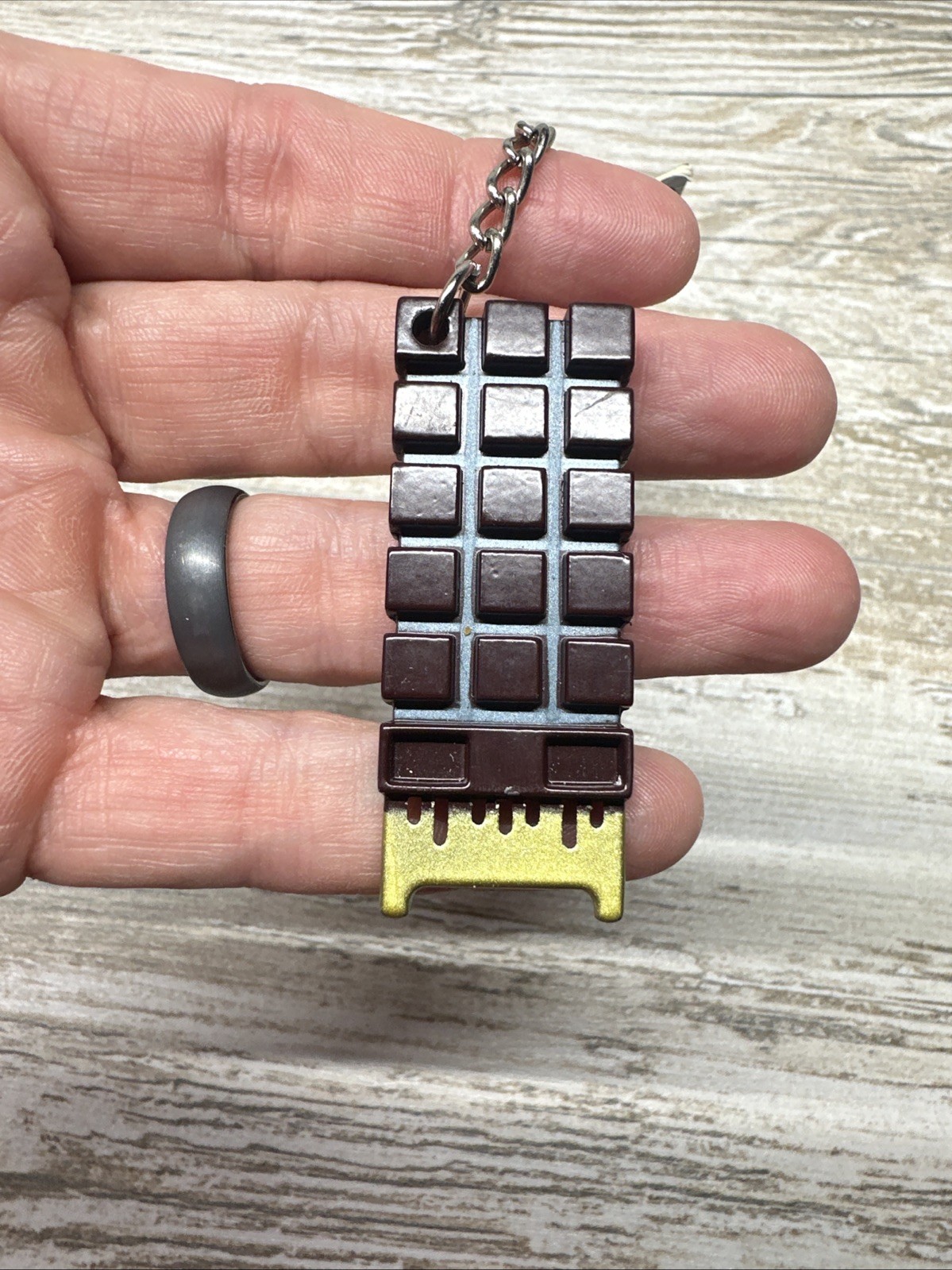 NWT LootCrate Exclusive TERMINATOR Genisys Brain Chip Keychain Keyring