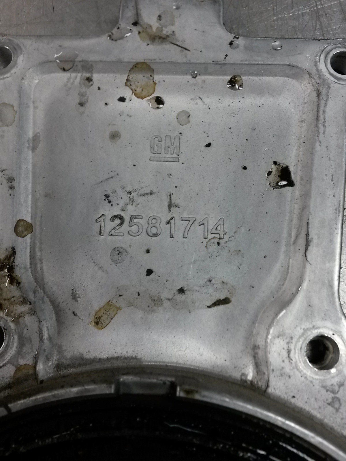 Rear Oil Seal Housing For 06-07 Chevrolet Trailblazer 4.2 12581714