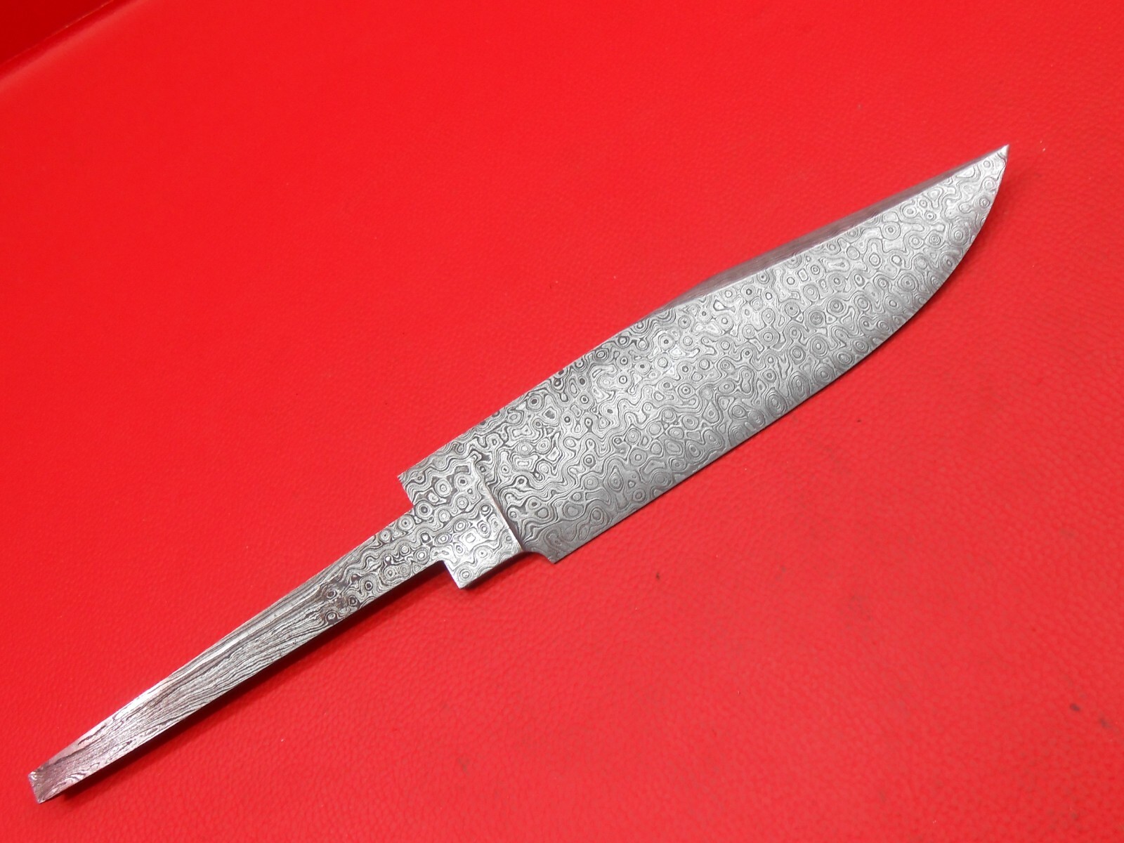 Custom Handmade Pattern Damascus Steel knife blade blank For Supply A12