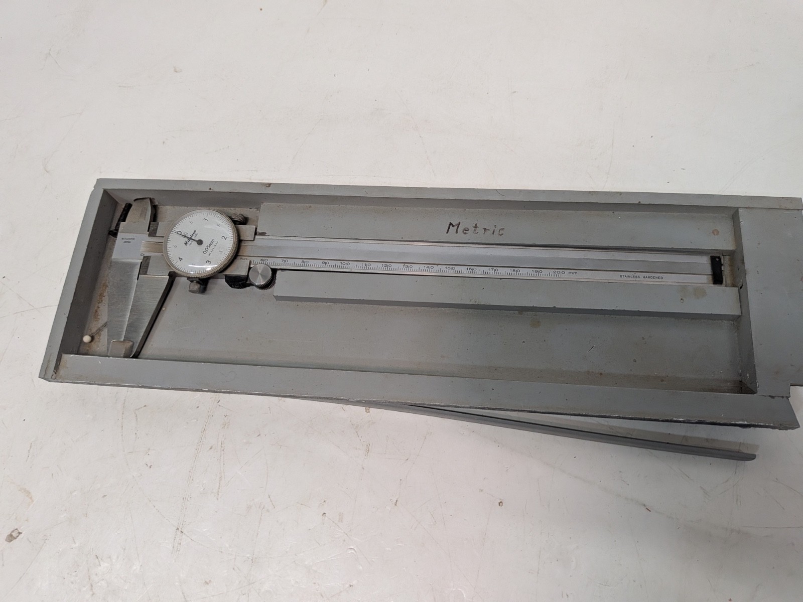 Mitutoyo 505-634 Machinist Precision Dial Caliper 0.05mm to 200mm