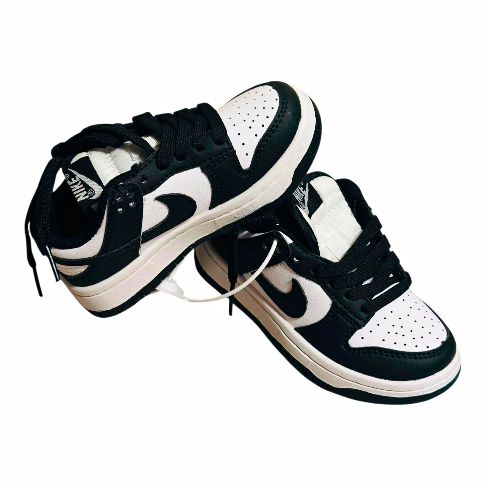 Nike Dunk Low Top Colorblock Black/White Leather Lace Up Sneakers Rubber