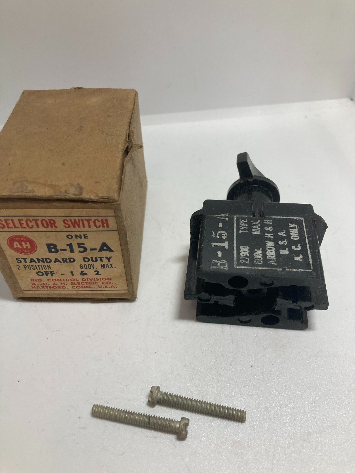 ARROW HART B-15-A SELECTOR SWITCH 2 POSITION 600V OFF-1 & 2 NIB