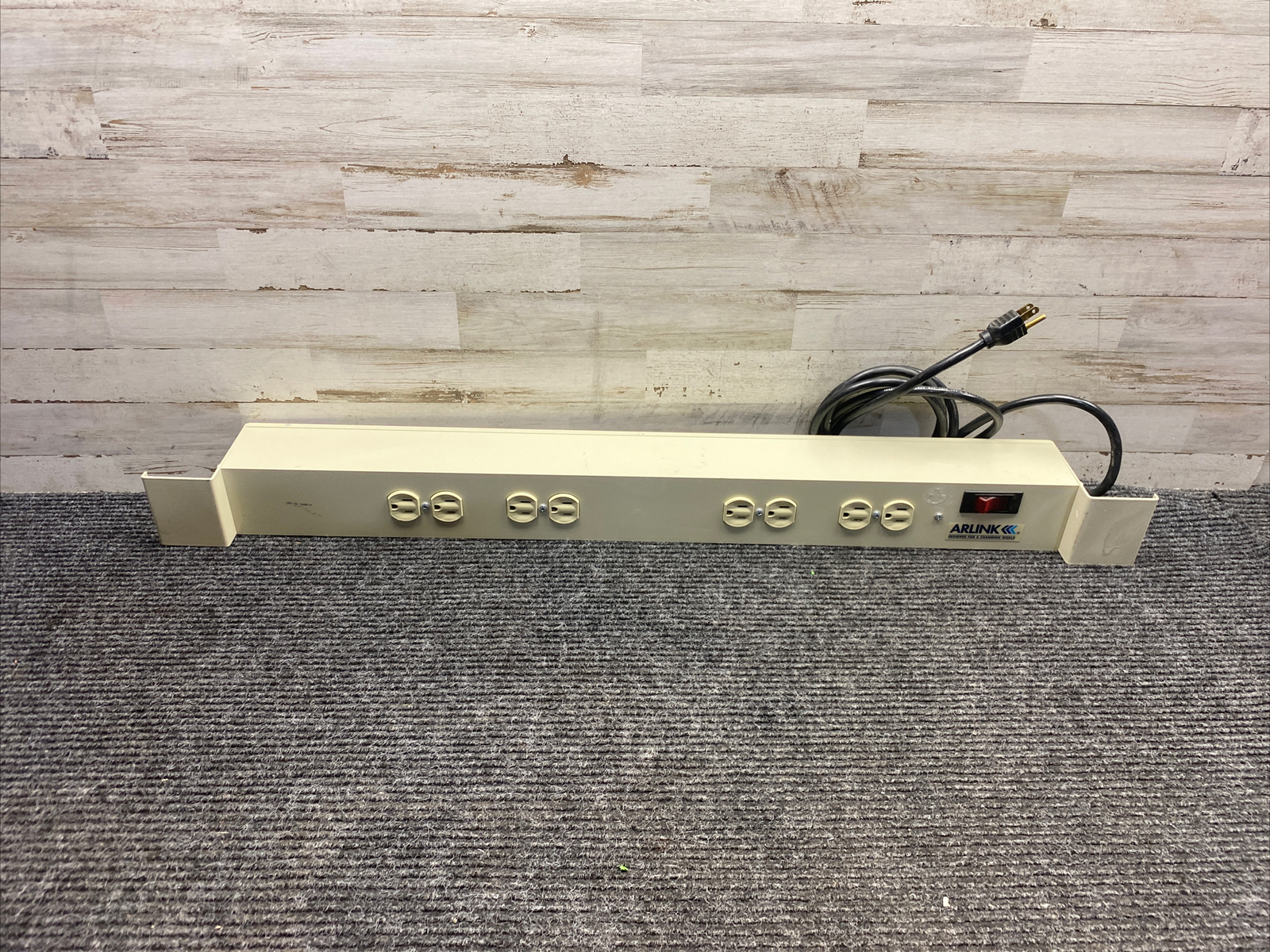 Used LISTA Work Station Power Strip, 125VAC, 15A, 8 Outlet Strip,LR51943 36"