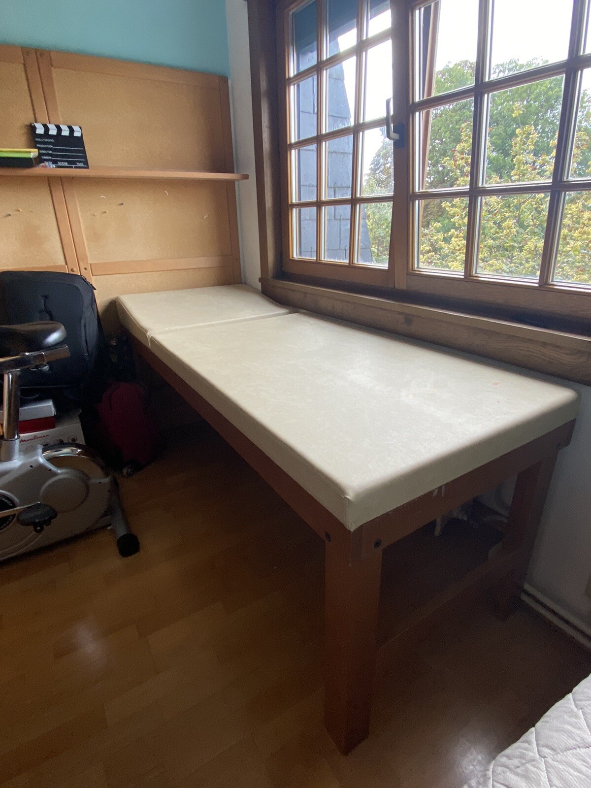 Massage table / Table de massage