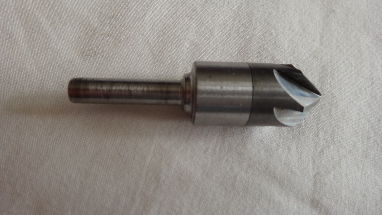 5/8" Head Dia, 82 Deg Included Angle, 6 Flute, Solid Carbide, countersink